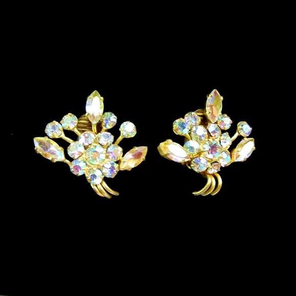 Fan shaped aurora borealis rhinestone clip earring - Picture 3 of 5